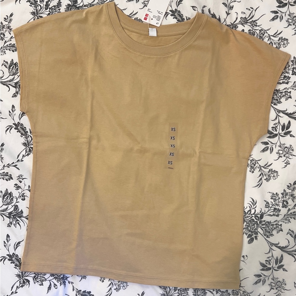 2 shirt bundle! Uniqlo and MUJI - Picture 3 of 8